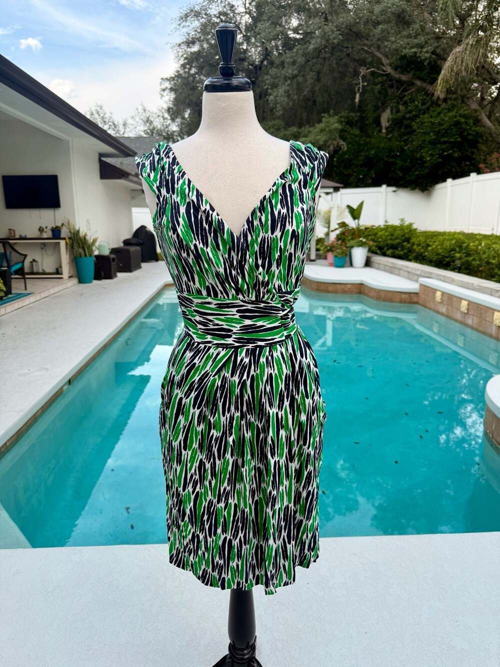 Diane von Furstenberg Celosa Sleeveless Printed Silk Wrap Dress